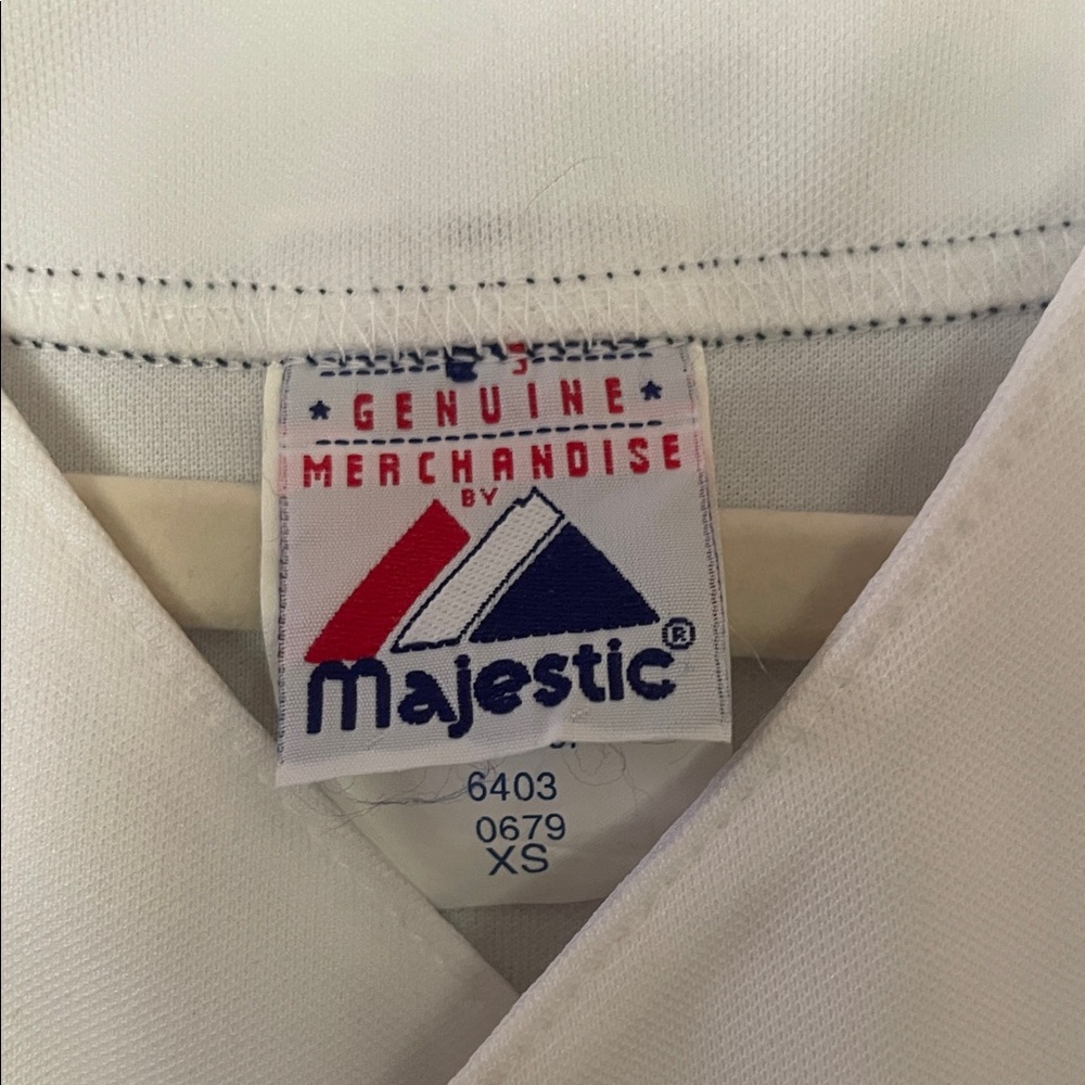 Atlanta Braves White Baseball Jersey Women’s XS. Like new - Picture 2 of 2